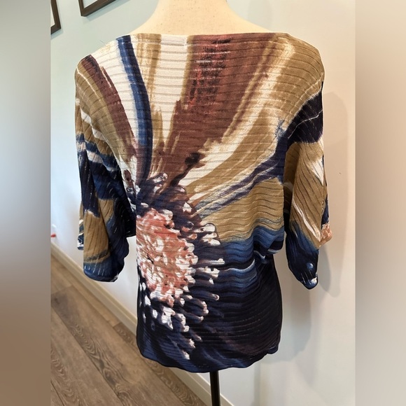 Chagall Floral Painter Watercolor Top Angel Sleeve Scoop Neck  Beaded details L - Picture 3 of 8